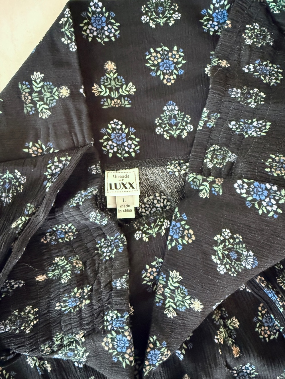 Women’s Black Floral Wide-Leg Pants - Picture 3 of 4